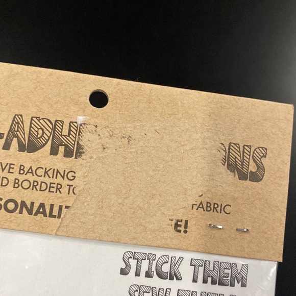 NEW: Self-Adhesive Icons - 8 Stick/Sew On Patches - Picture 7 of 8